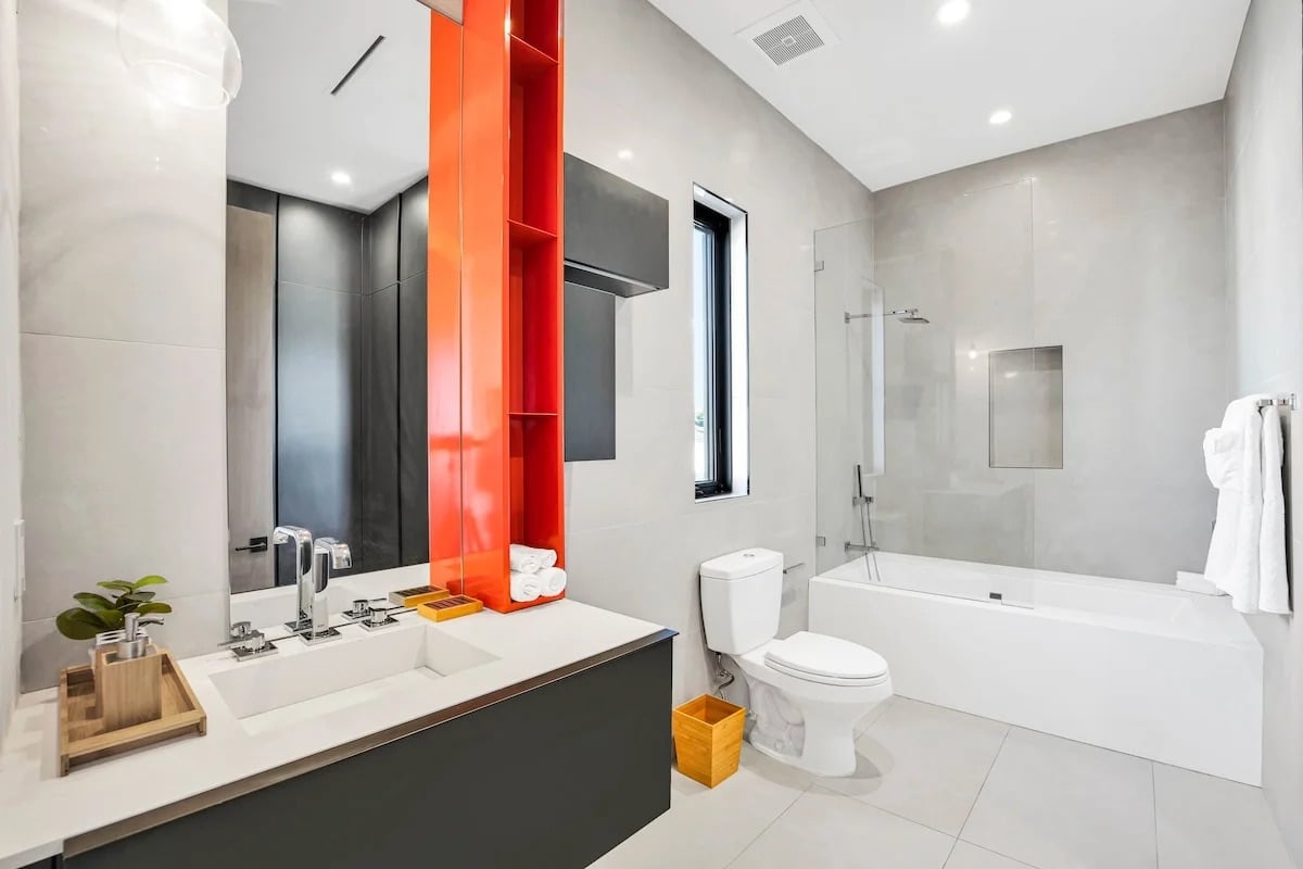 Modern 5BR Home w/Pool – Walk to The Grove & LACMA