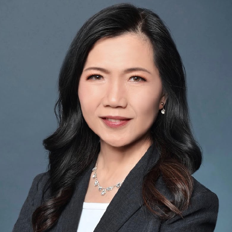 Lucy Liu Irvine, CA Real Estate Agent Headshot