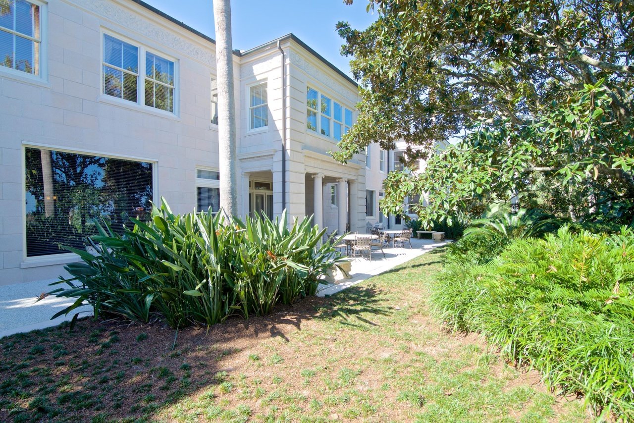 2400 Seminole Rd