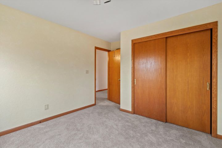 N72W24116 Craven Dr