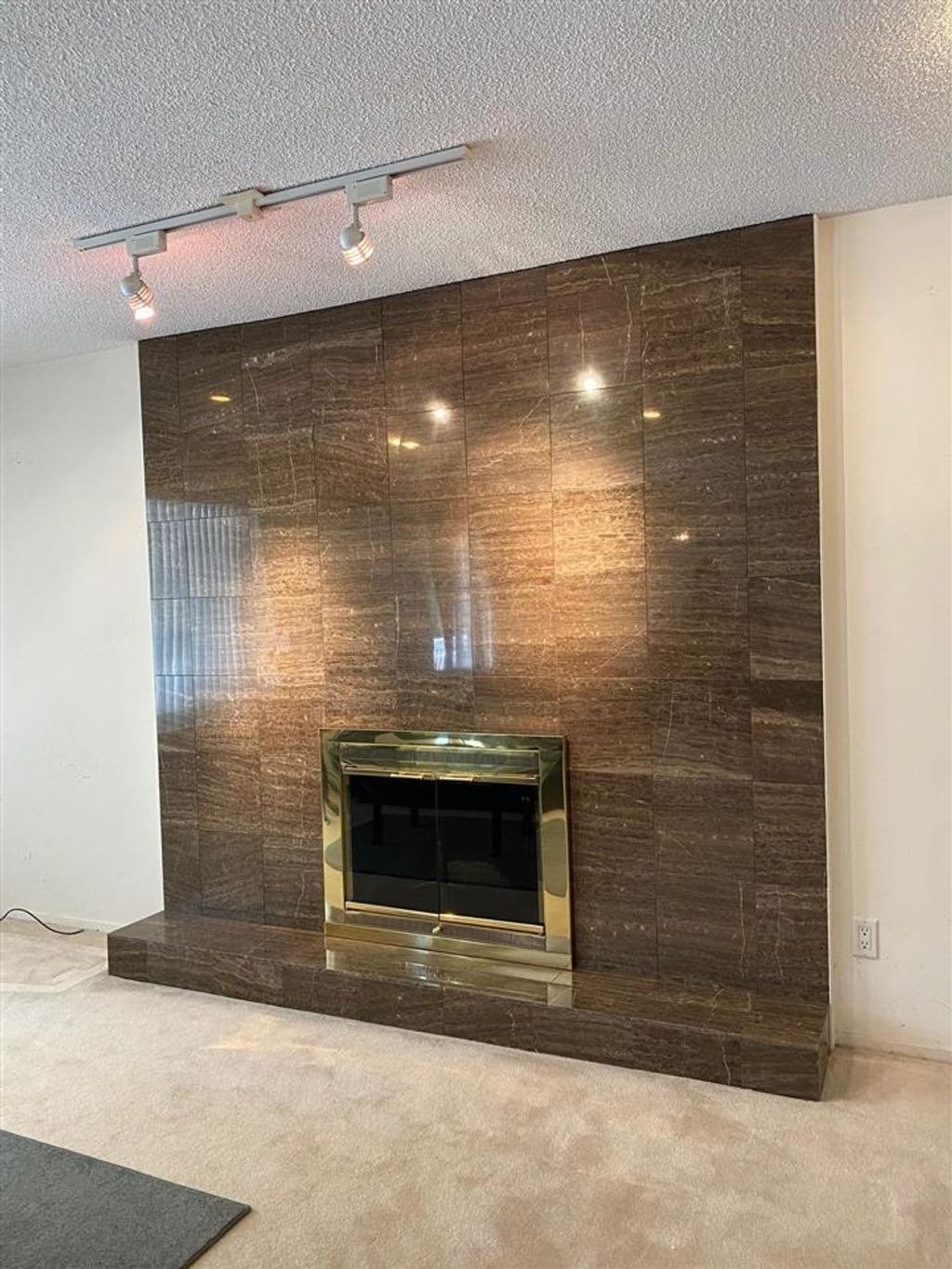 51 W 61st Ave