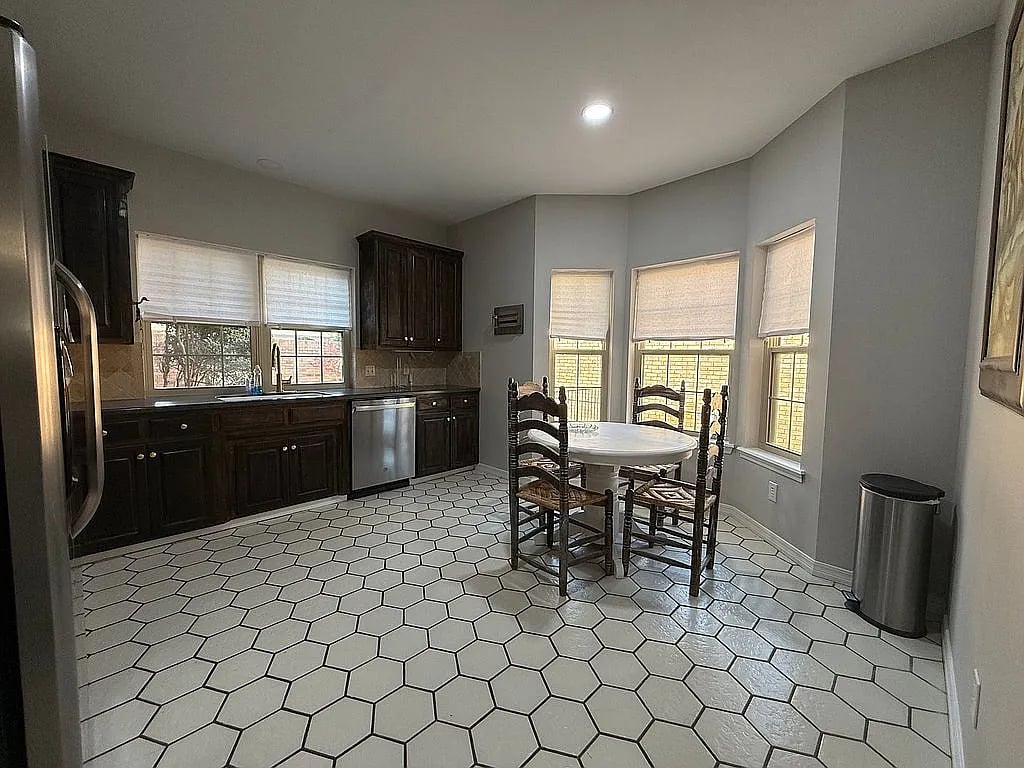 1514 Cynthia Ln