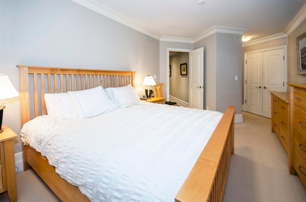 533 Waters Edge Cres, #103