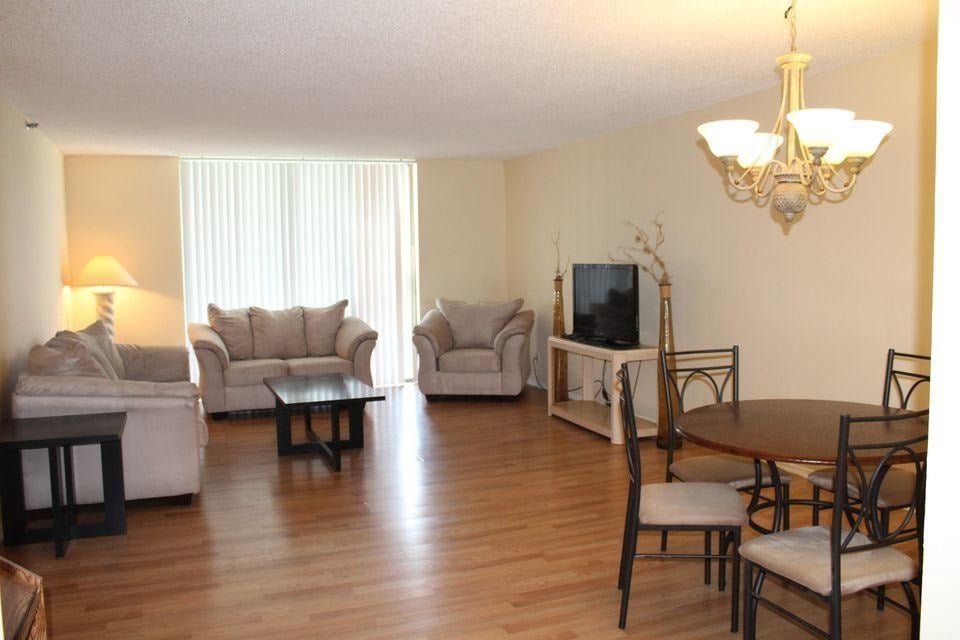 2786 Tennis Club Dr, #303
