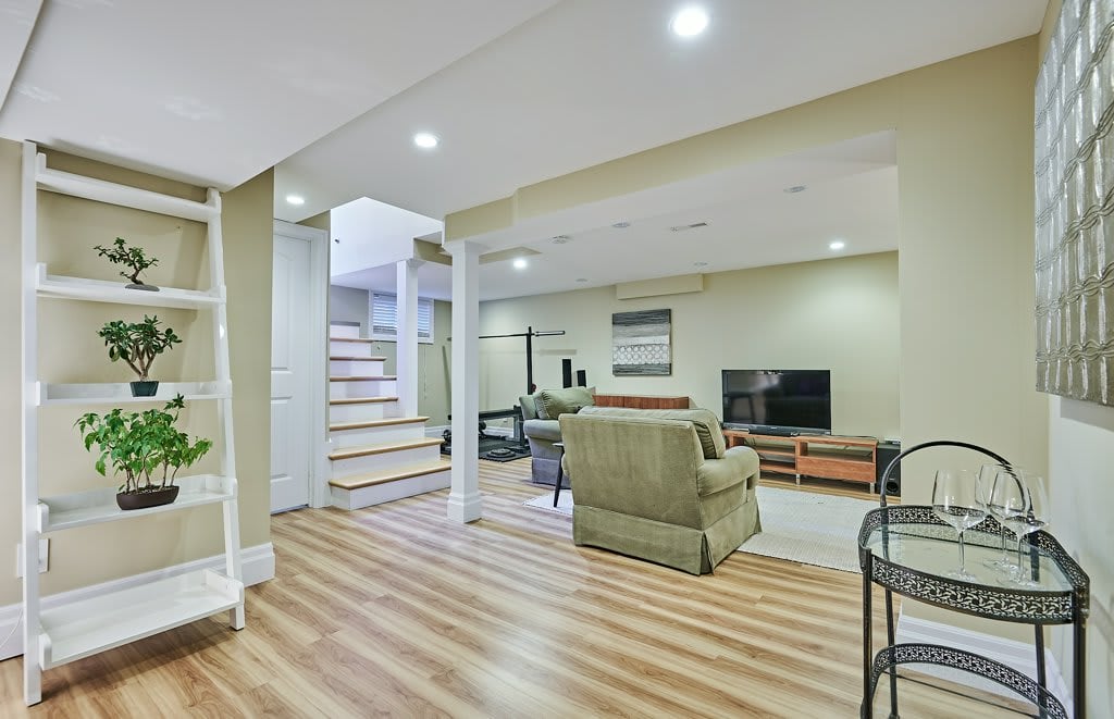 1160 Strathy Ave 