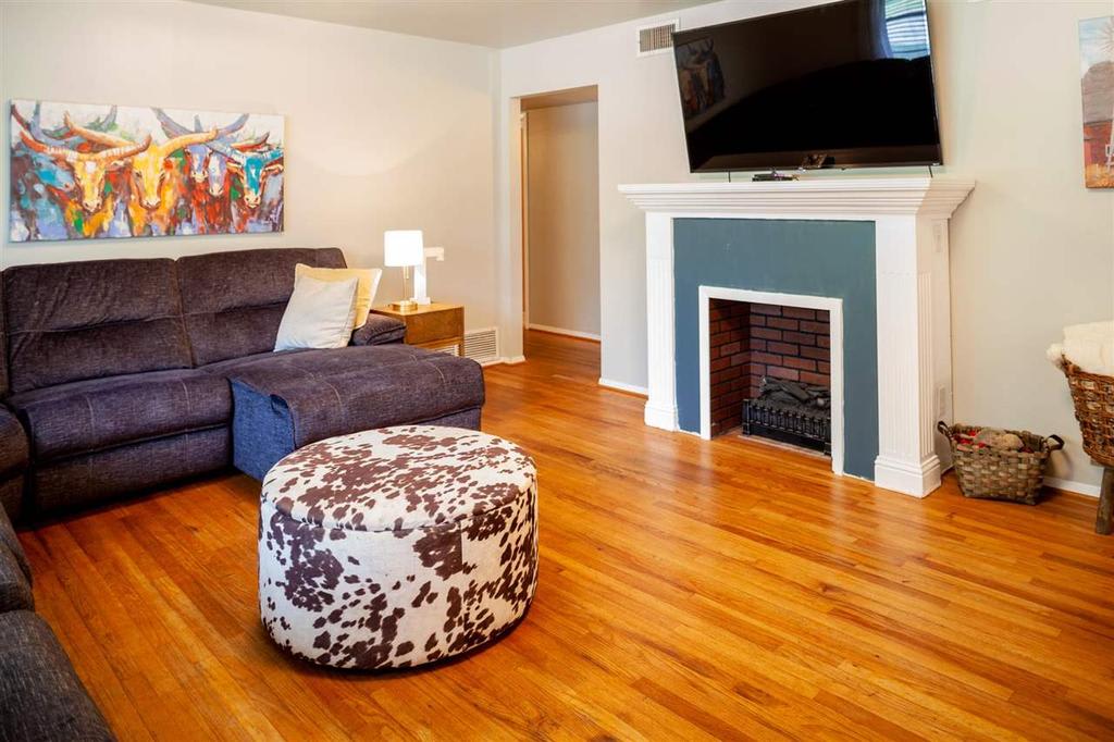 308 W Lampasas