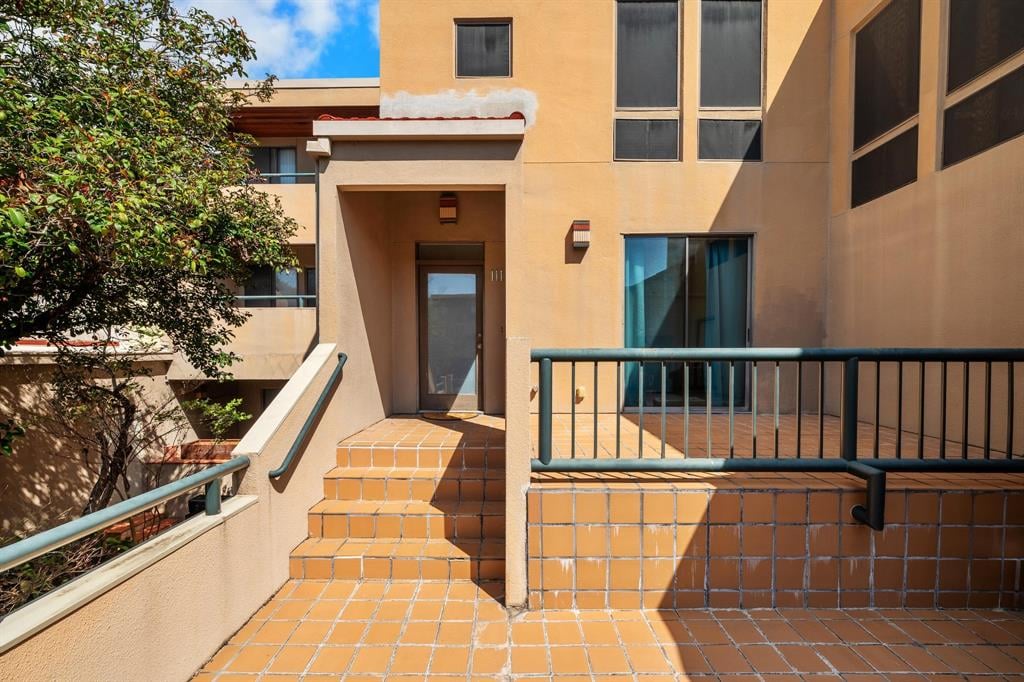 1735 Spyglass Dr #111
