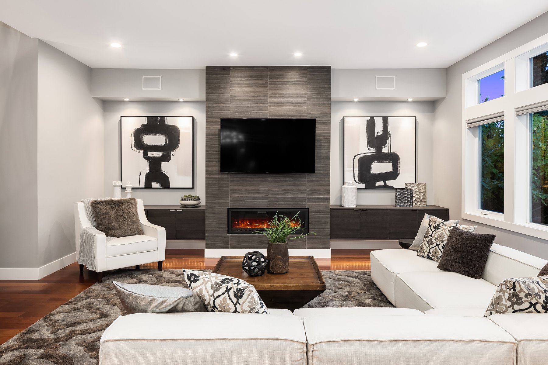 313 11th Ave W
