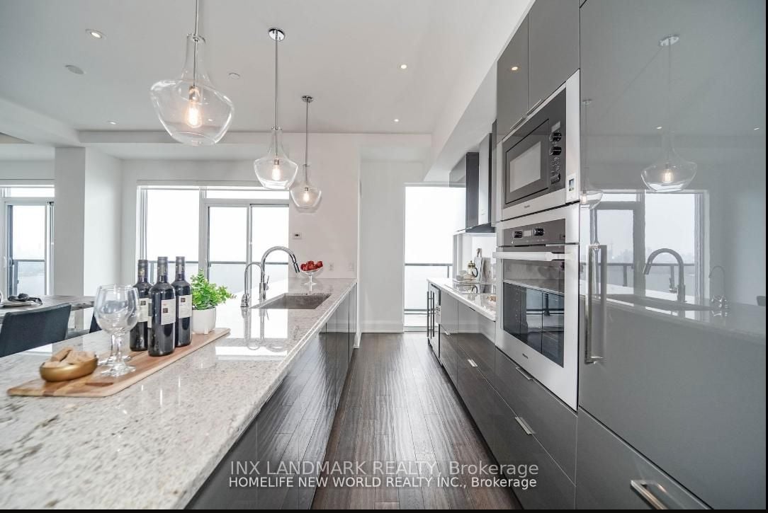 CITY VIEWS AND LUXURY LIVING