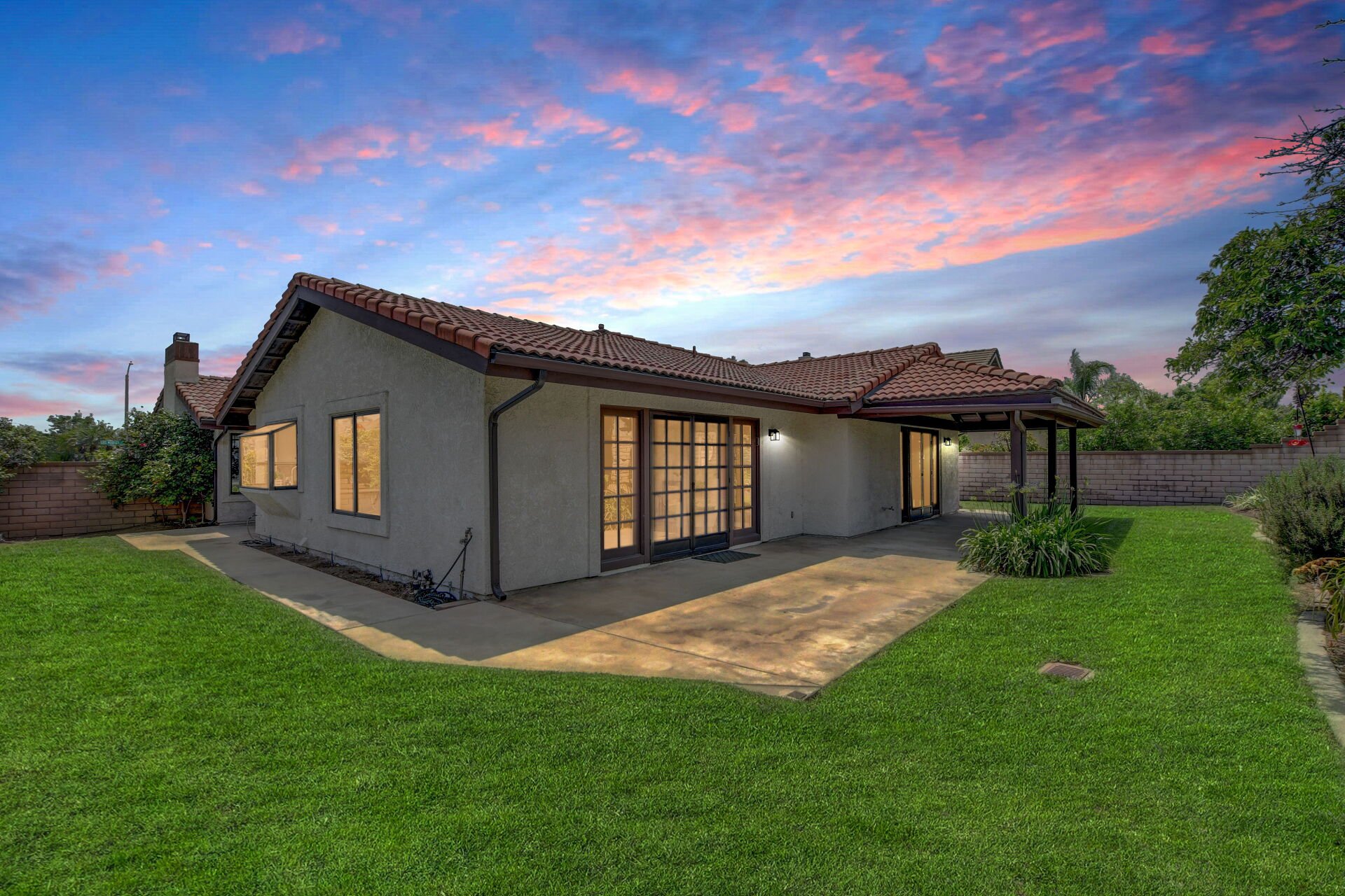 5697 Los Robles