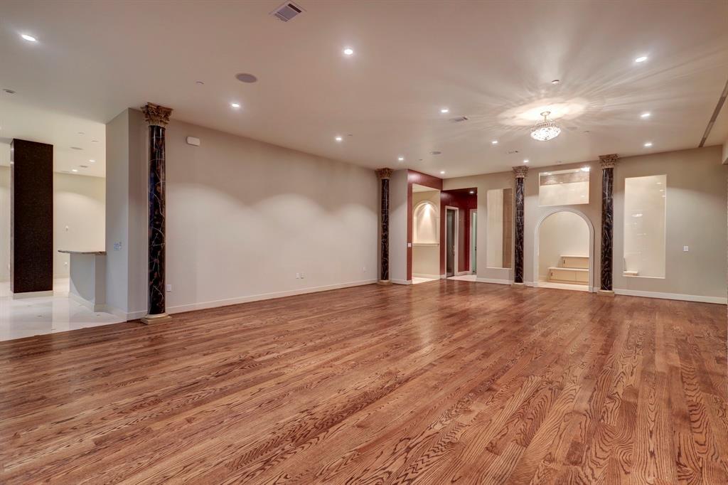 1600 Post Oak Blvd #1902