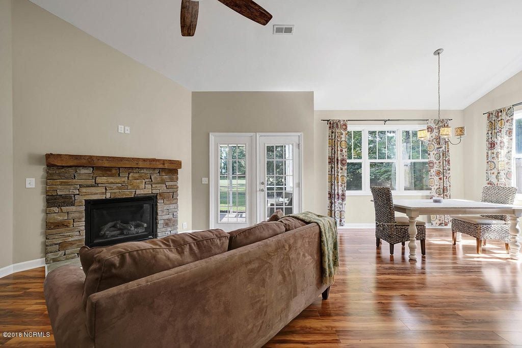 Have Your Cake And Eat It To. 115 Yaupon CT, Hampstead, NC