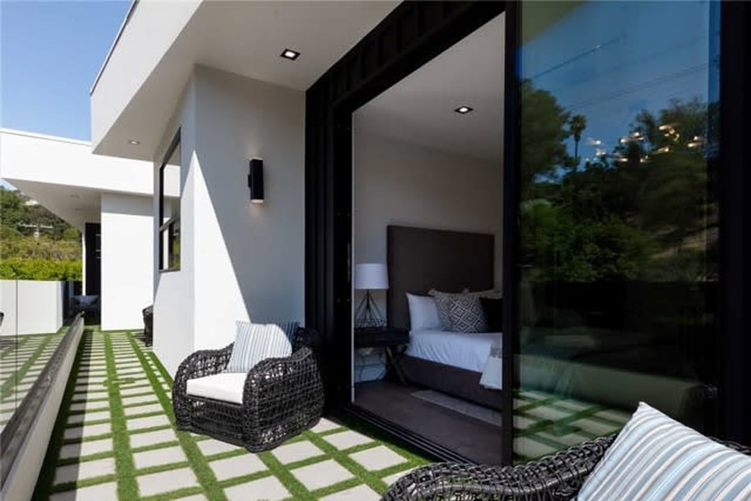 Crescent Villa