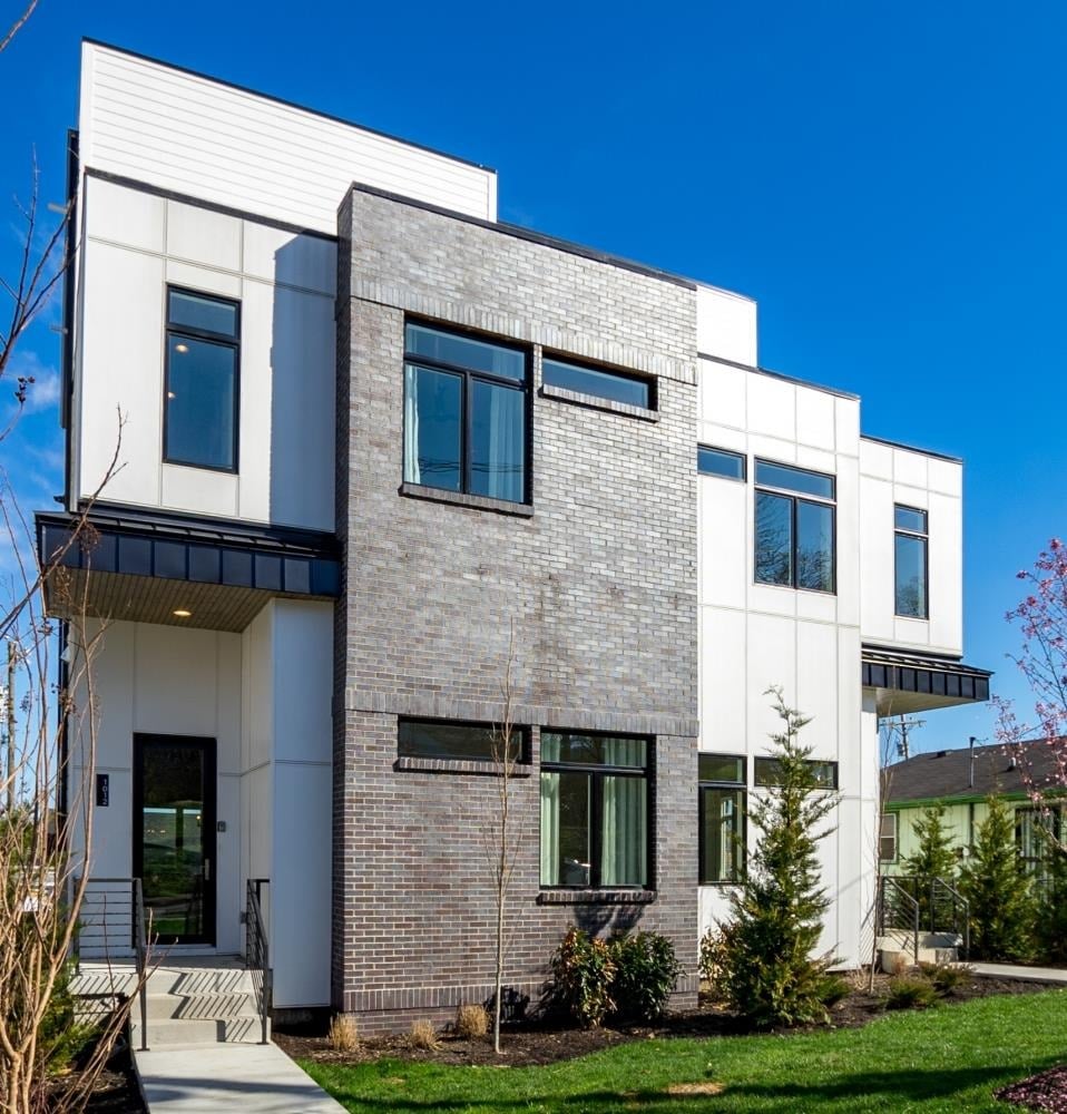 1012 9th Ave S
