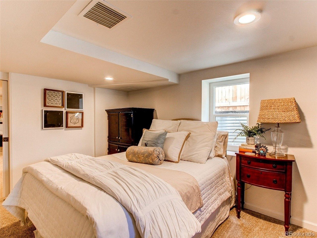 2605 W 37th Ave