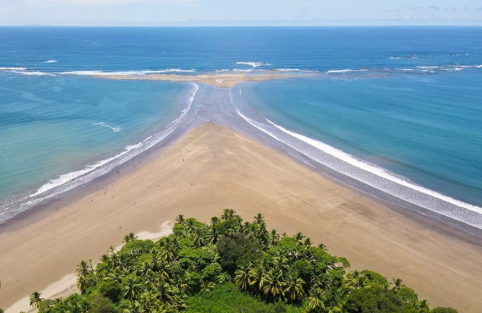 Center of Town, Uvita Building Lots with River Access and Neighborhood Trails