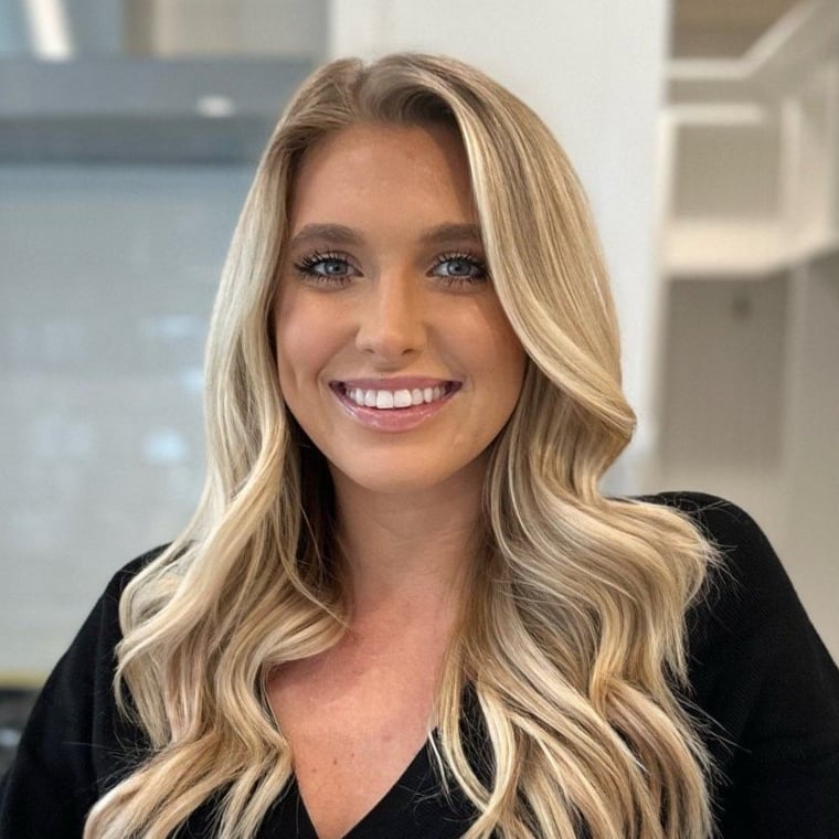 Allyson Fox West New York, NJ Real Estate Agent Headshot