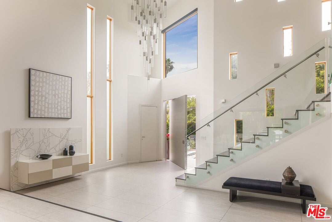 Aurelian Pavilion, W Sunset Blvd, 90049