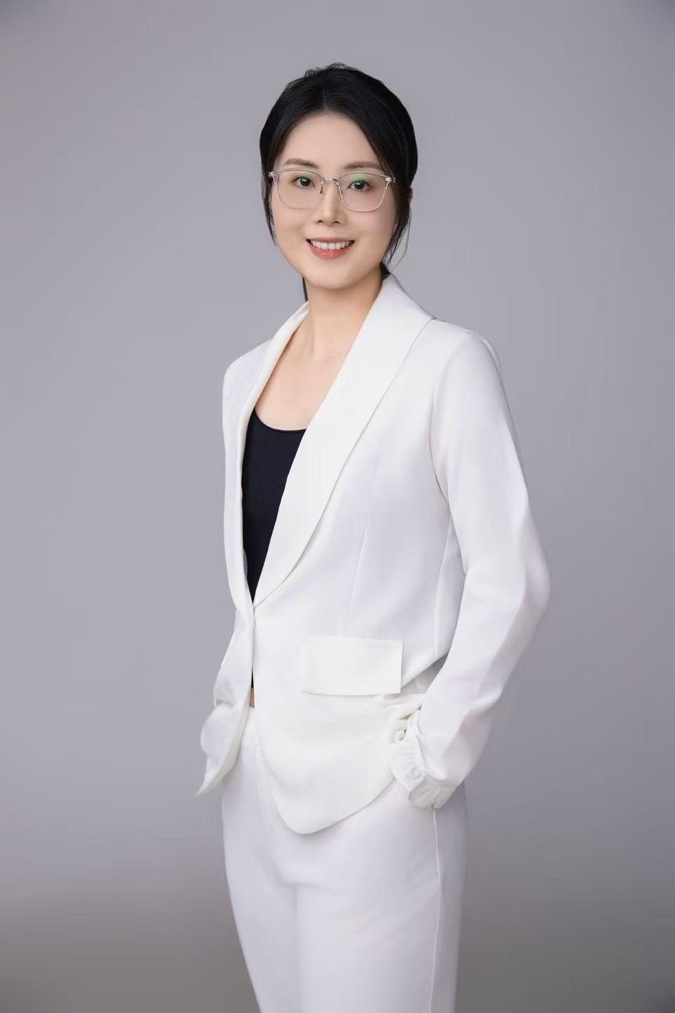 Vivian  Luo