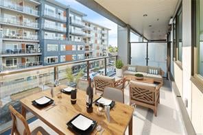 306-2461 Sidney Ave