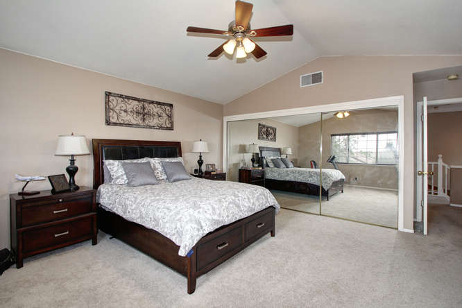 Just Listed! Well Maintained Home in Roseville!