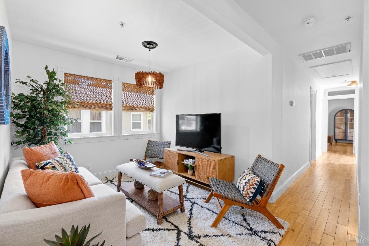 2387 Yajome St