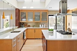 555 Boylston St, #555
