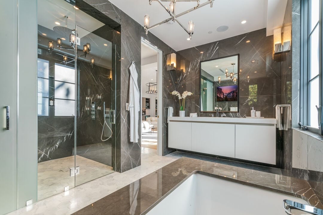 Silverreach Pavilion, N Hillcrest Rd, 90210