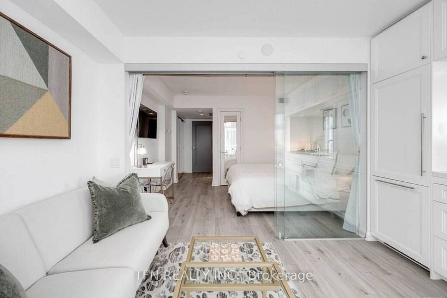 155 Yorkville Ave Unit: 2910