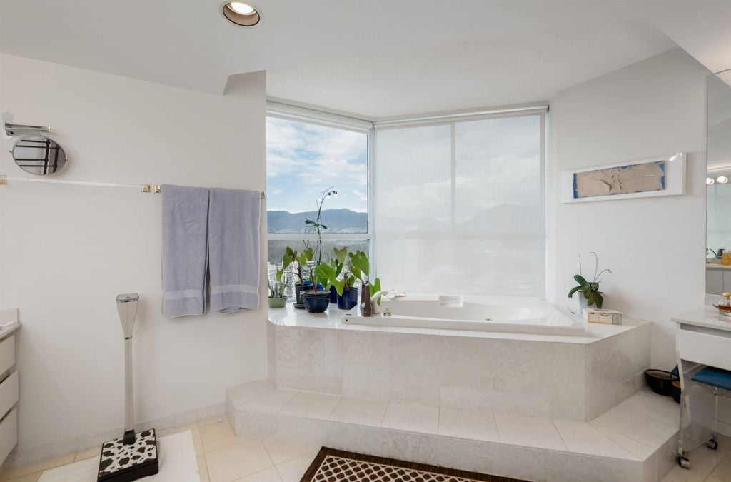 717 Jervis St, #3001