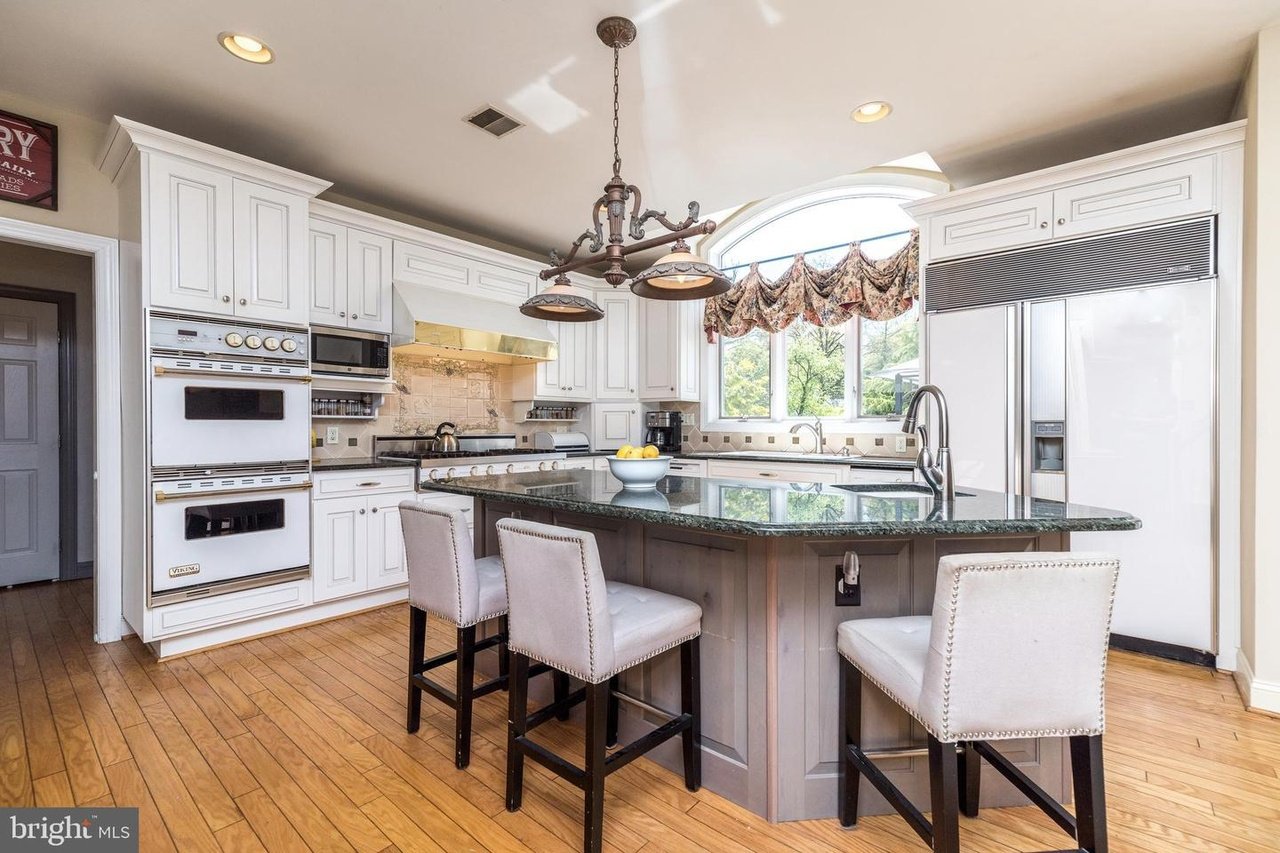 1420 Royal Oak Dr