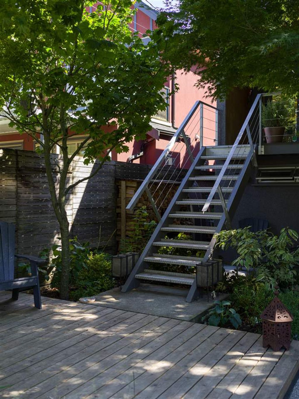 65 E 33rd Ave