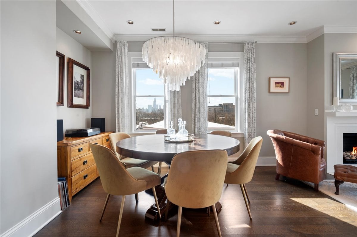 1821 N Larrabee Unit 2