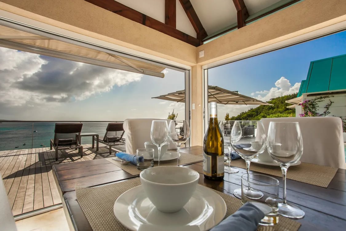 Ce blue Villa