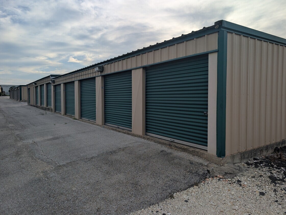 2050 S Main St