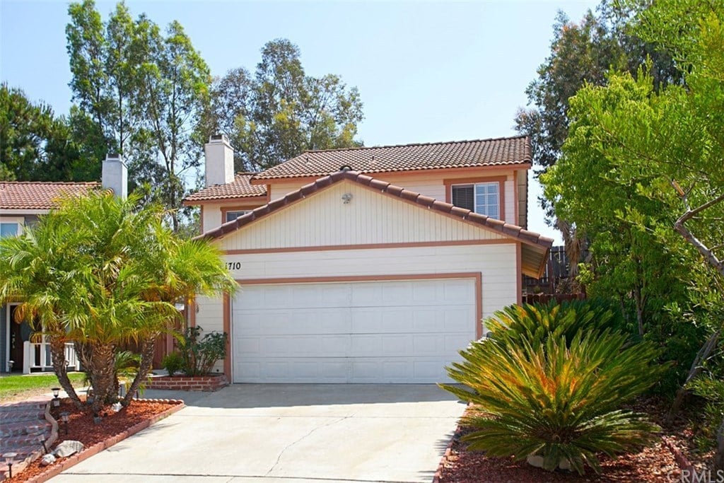 1710 S Mammoth Pl