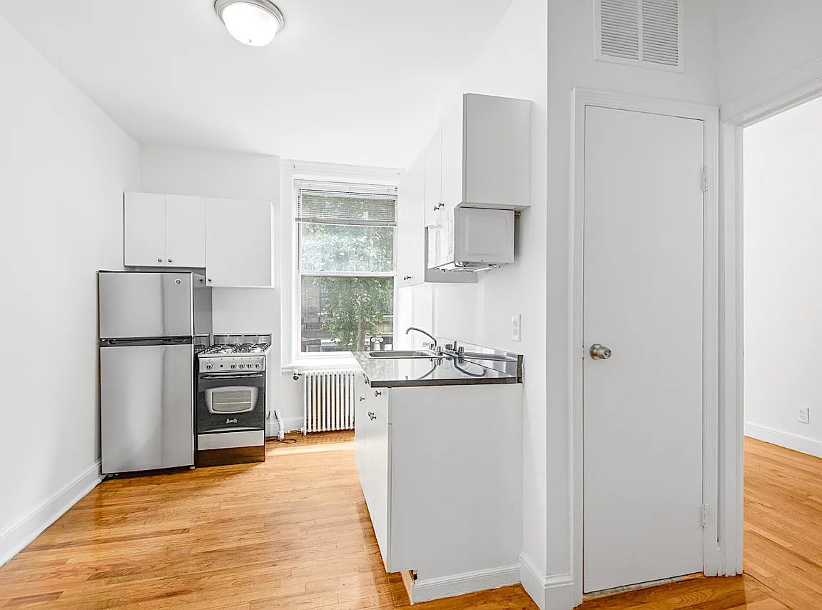 150 Sullivan Street Unit: 10