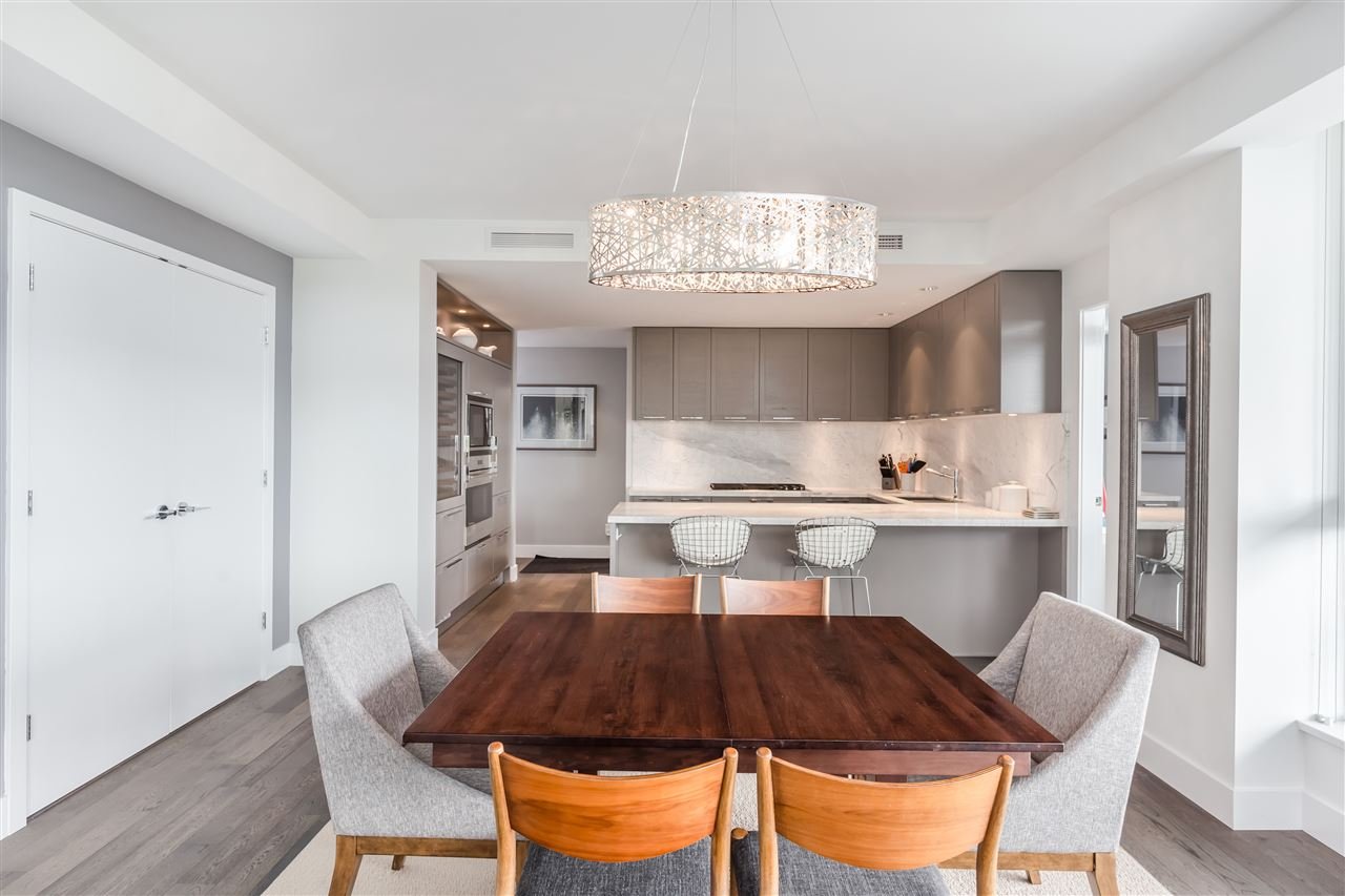 313-2118 W 15th Ave