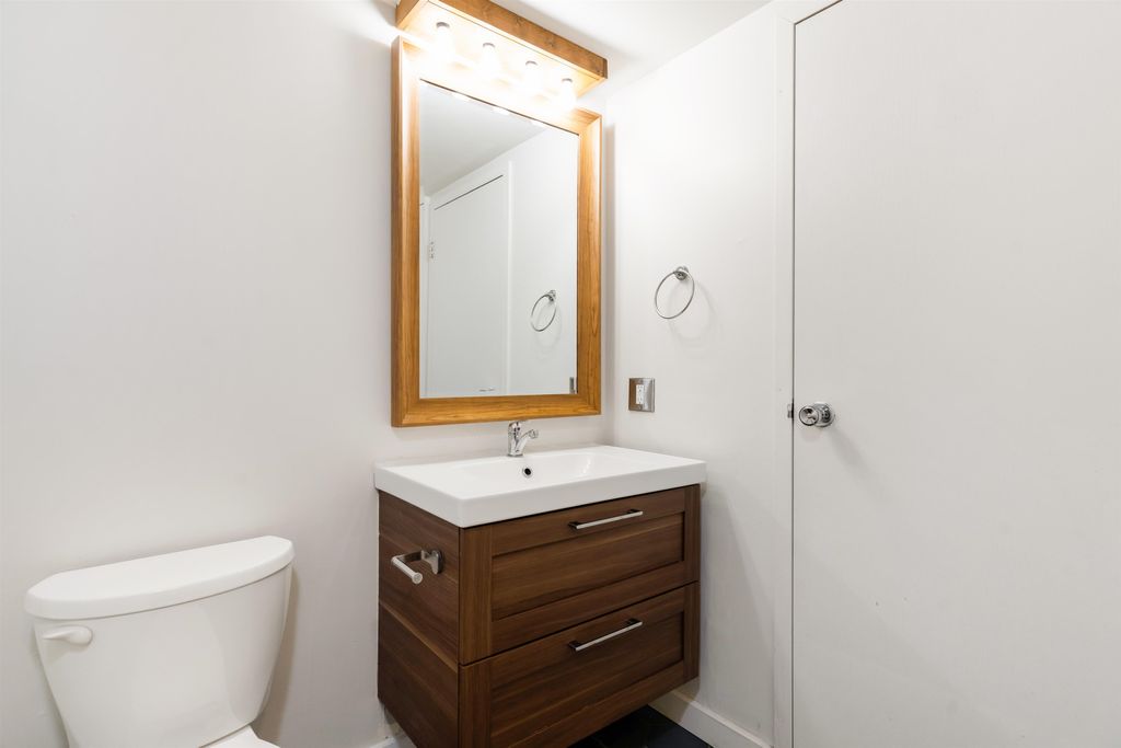 341 W 3rd St, #203