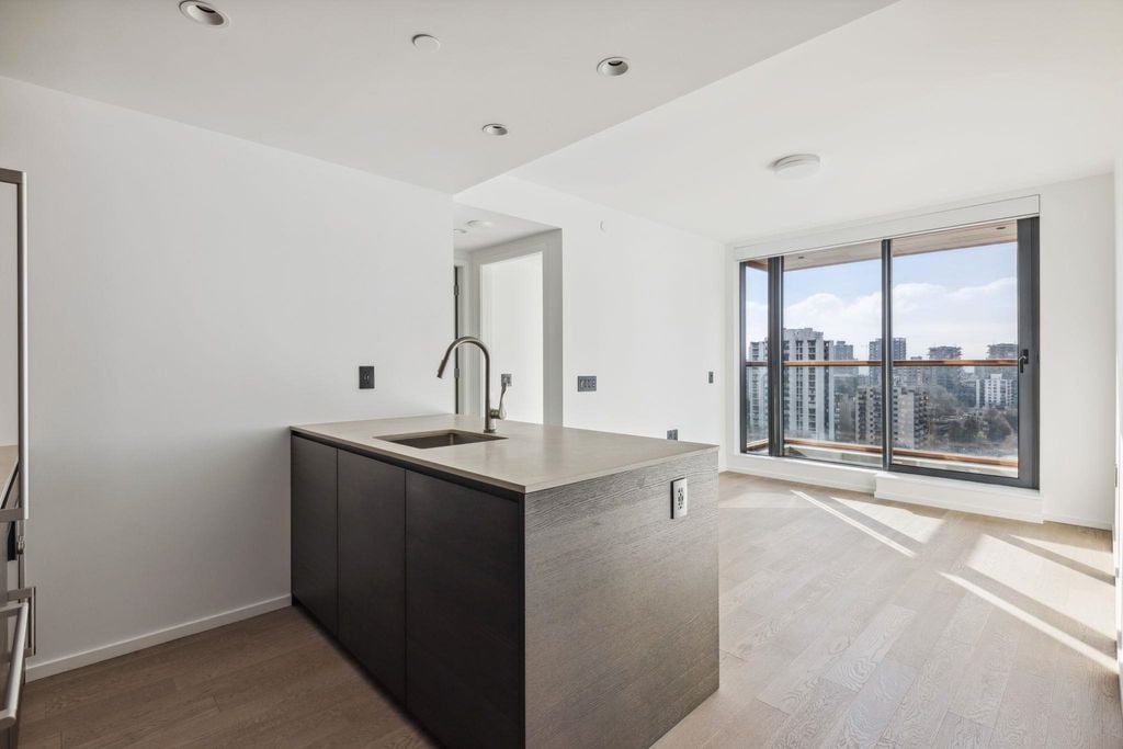 1408 Robson St, #1901