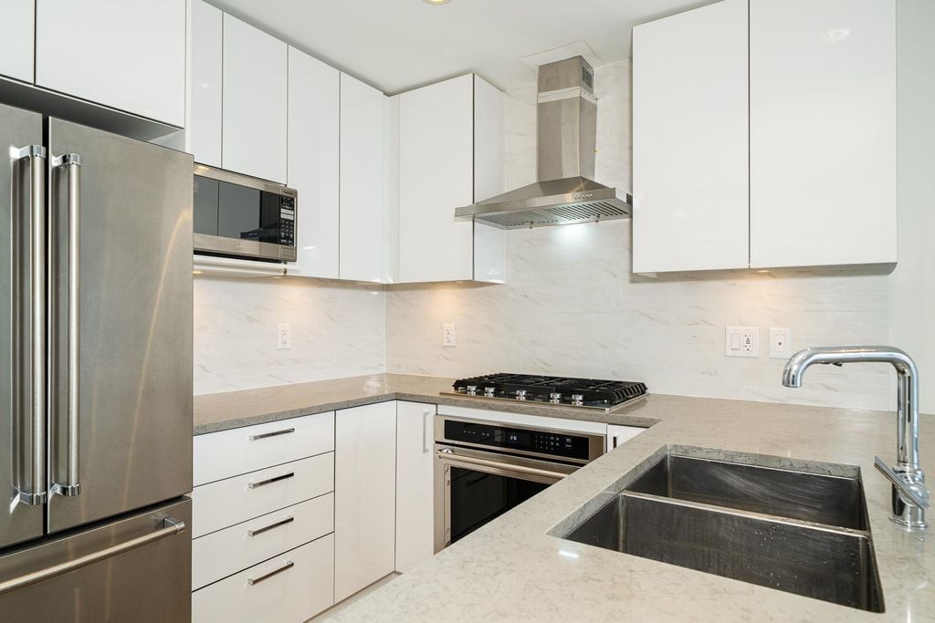 1788 Gilmore Ave, #2601
