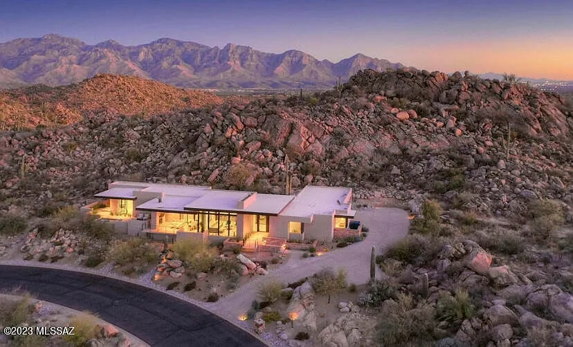 783 W Granite Gorge Dr