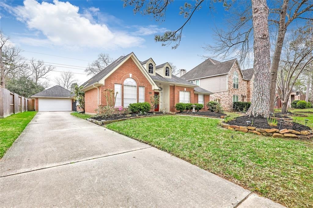 4414 Pine Breeze Dr
