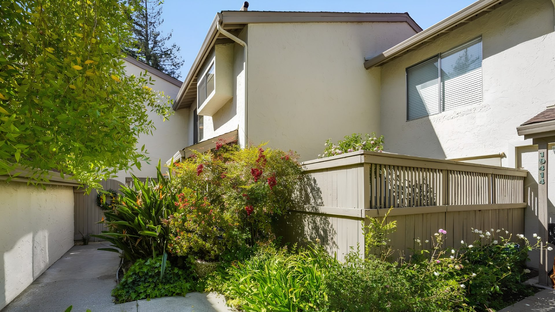 19413 Vineyard Lane