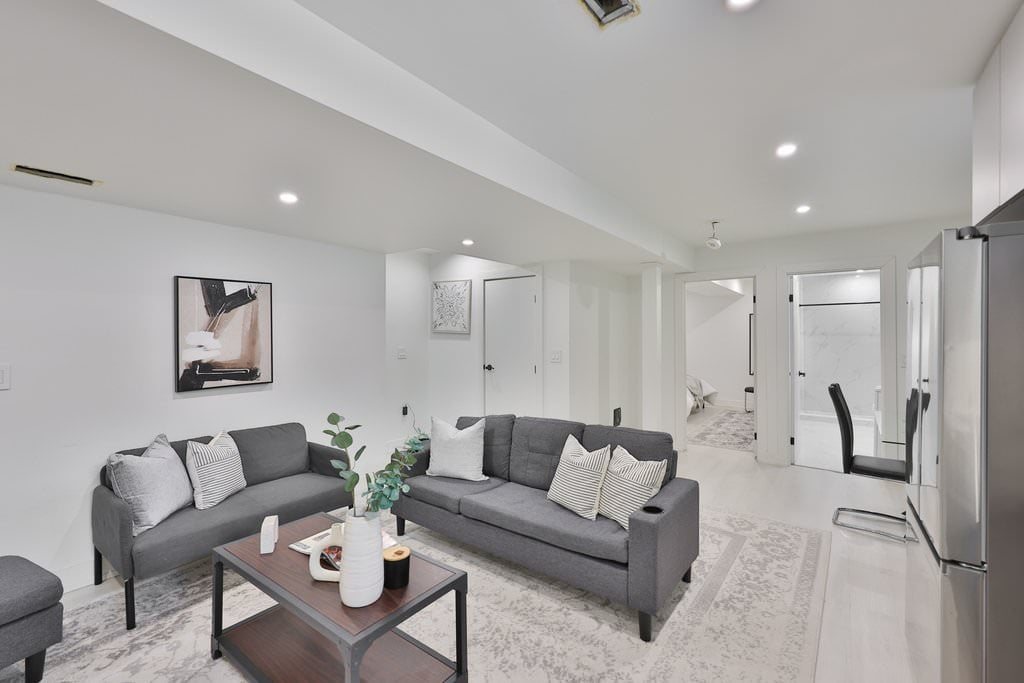 172 Royal York Rd