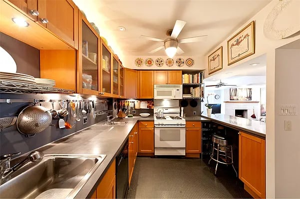 622 Greenwich Street Unit: 4D