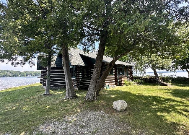 Randall's Point End Cabin 