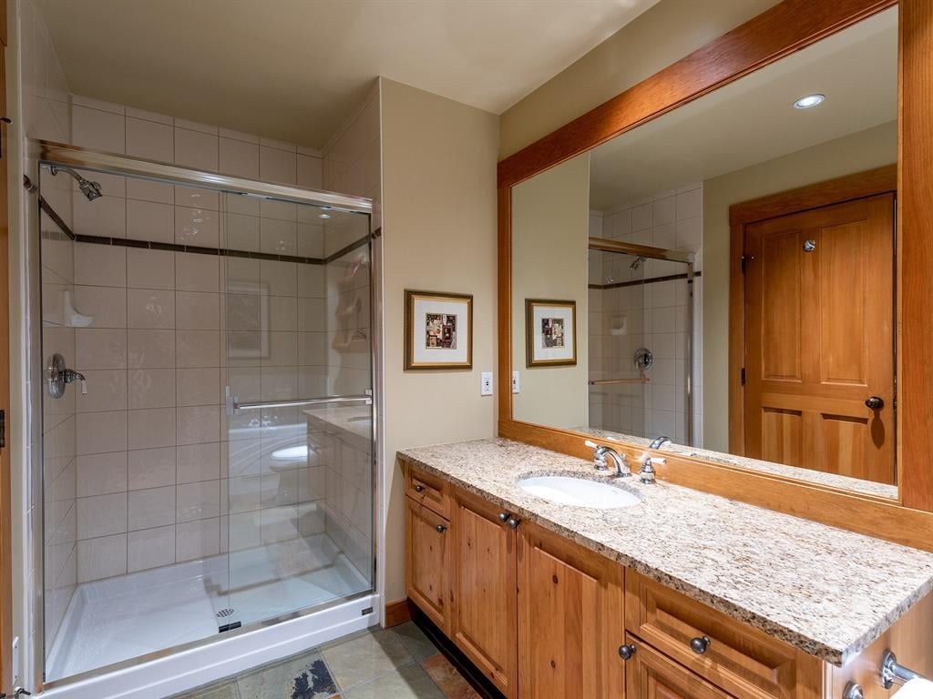 1-4668 Blackcomb Wy