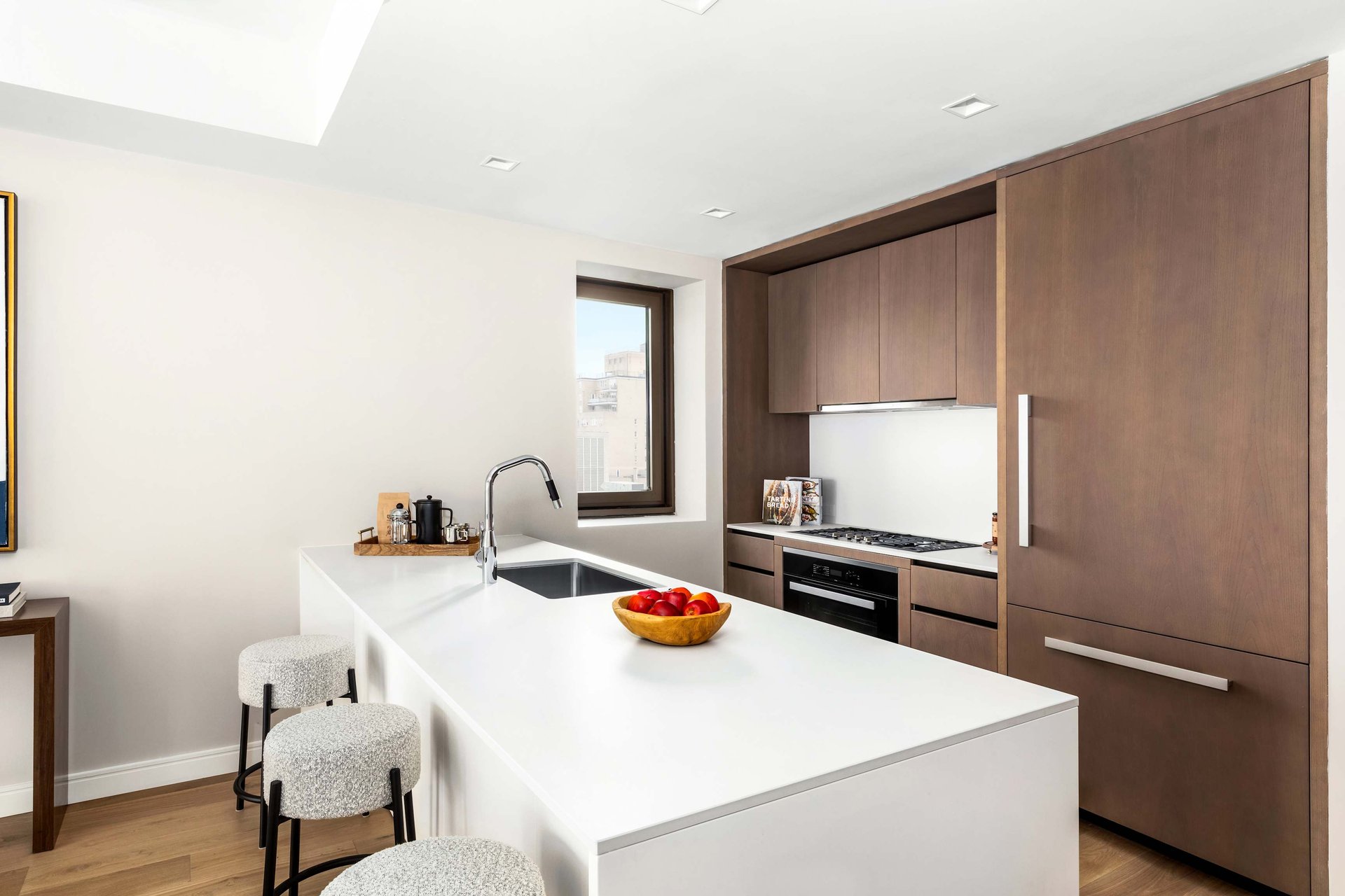 200 East 21st Street, 8D