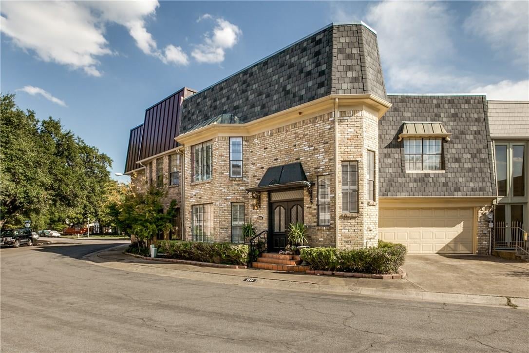 3846 S. Versailles Avenue